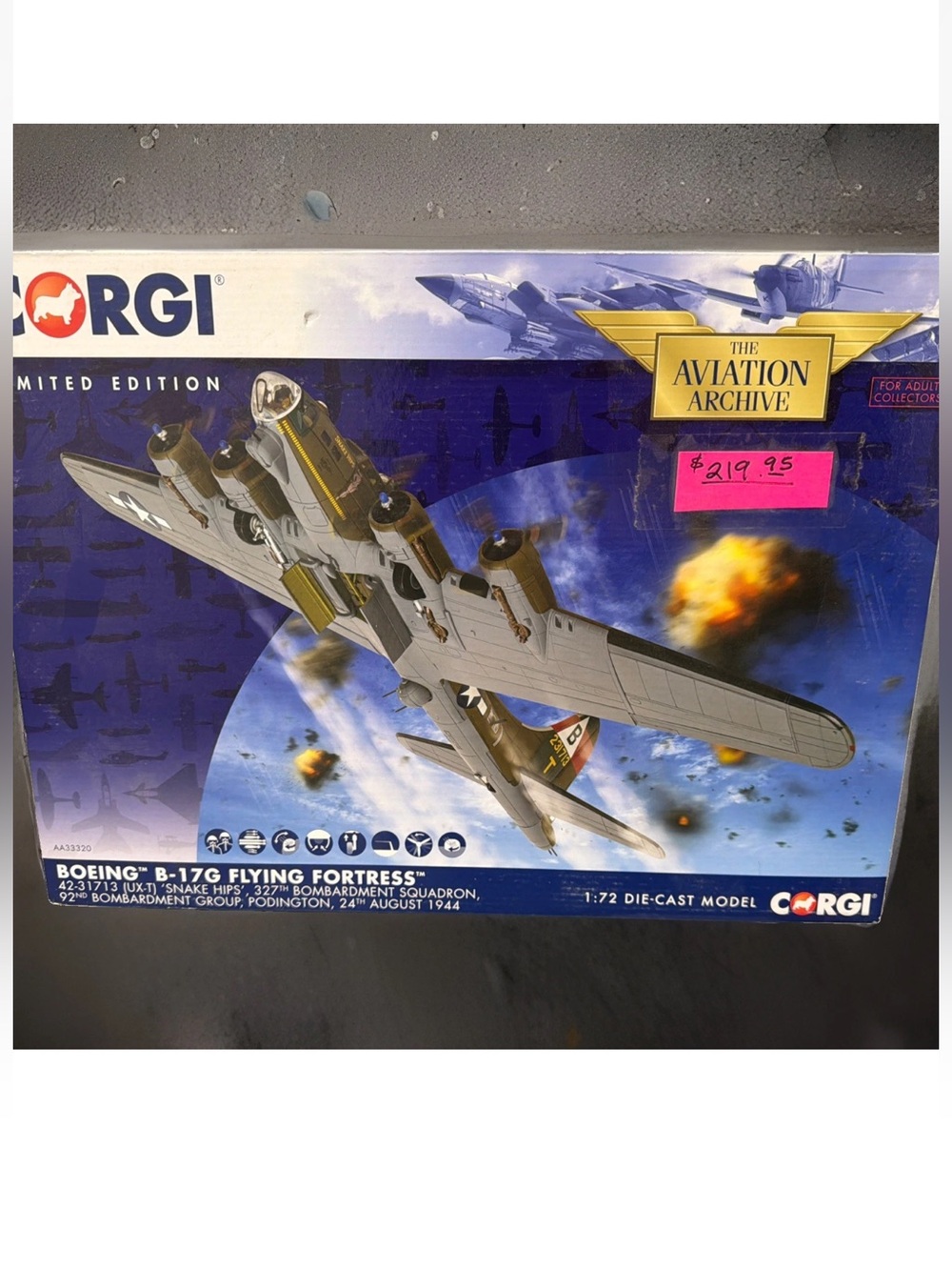 1/72 Corgi #AA33320 DieCast Boeing
B-17G Flying Fortress Snake Hips